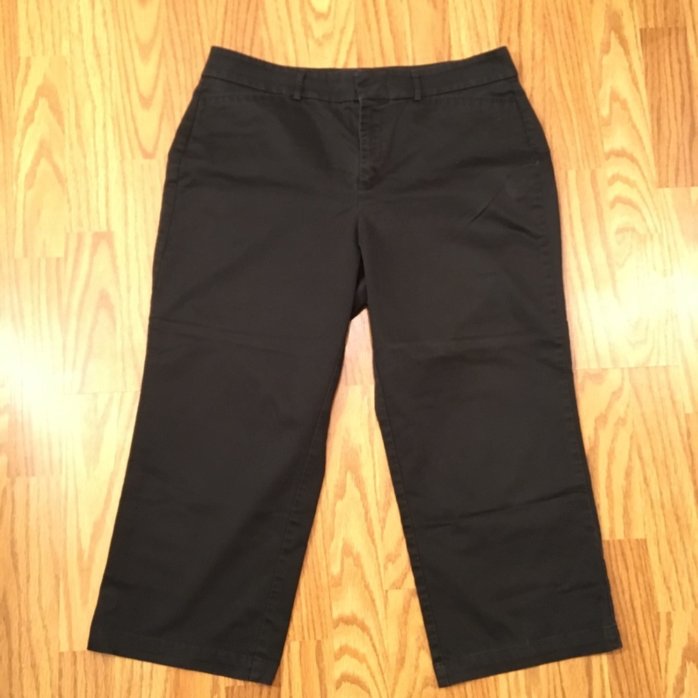 Dockers black dress Capri pants, size 14 ideal fit